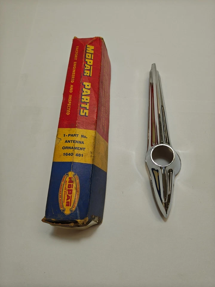 Dodge Plymouth 1955-1956 Antena de acceso Base Ornamento Emblema Insignia 1640461 Nuevo de Lote Antiguo Foto 4 de 4