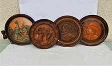 4 Anciennes Assiettes décor Breton - vintage en bois sculpté à la main