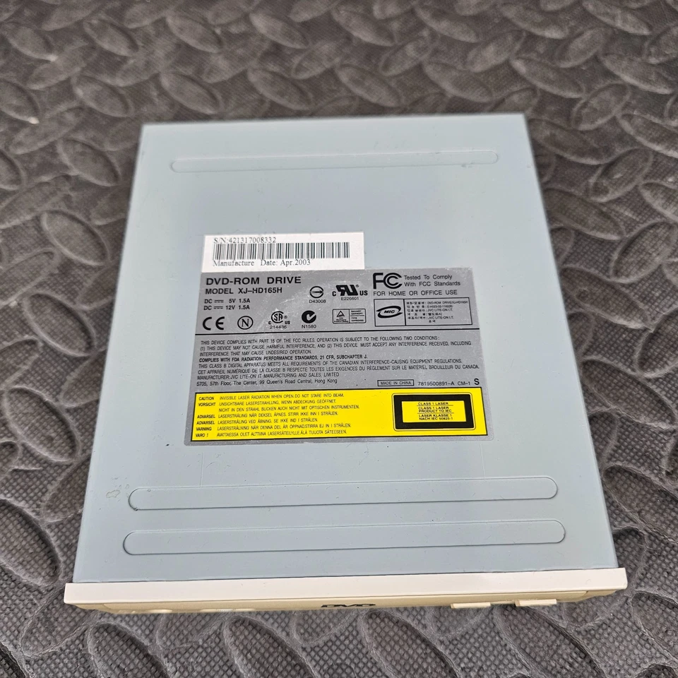 Lite-On XJ-HD165H CD-RW Drive 52x32x52 IDE Beige 5.25" Optical Writer 2003 - Image 2 of 4