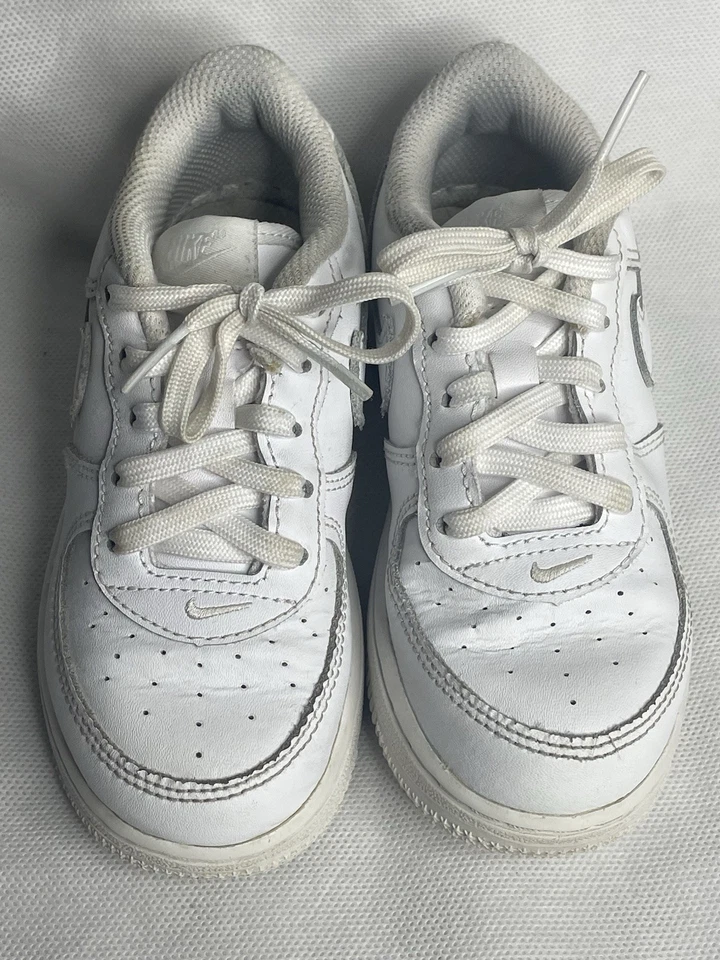 Nike Air Force 1 Todo Blanco Niños Pequeños EE. UU. Talla 10C Reino Unido 9,5 DH2926-111 Foto 2 de 4
