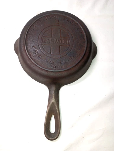 GRISWOLD #3 LARGE LOGO SKILLET 709b HEAT RING CLEANED UNSEASONED
