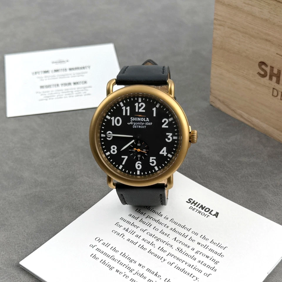 Reloj para hombre Shinola The Runwell esfera negra correa de cuero cronógrafo cuarzo 47 mm Foto 2 de 4