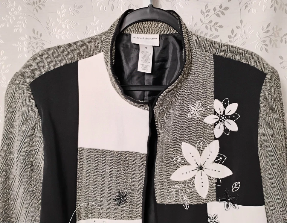 Chaqueta para mujer ALFRED DUNNER frente abierto talla 18 blanca y negra floral con cuentas artística Foto 4 de 4
