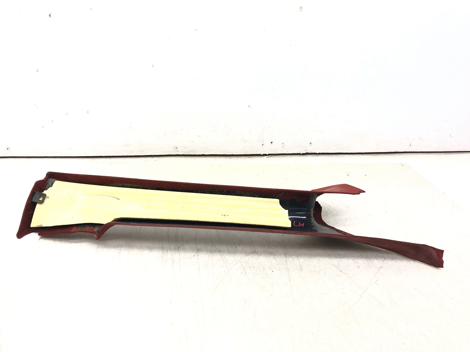 2009 ASTON MARTIN VANTAGE FRONT LEFT WINDSHIELD A PILLAR TRIM 6G33-L03513 OEM