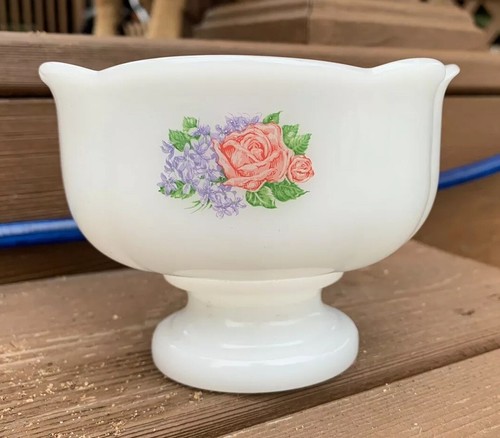 Avon Pedestal Milk Glass Bowl Hostess Blossoms floral rose soap dish VINTAGE - Bild 2 von 6