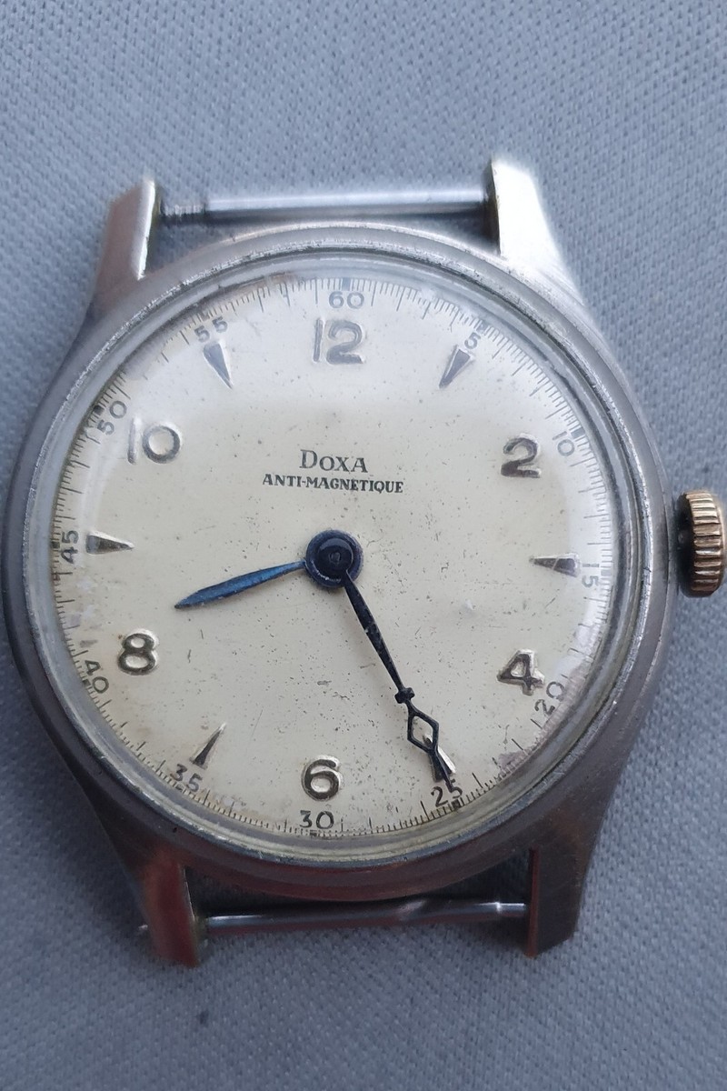 Vintage silver DOXA Antimagnetique Wrist Watch from 50 Vintage silver DOXA Antimagnetique Wrist Watch from 50