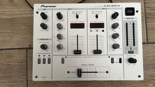 Pioneer DJM 300 S - Classic 2 Channel Analogue DJ Mixer with AUTO BPM