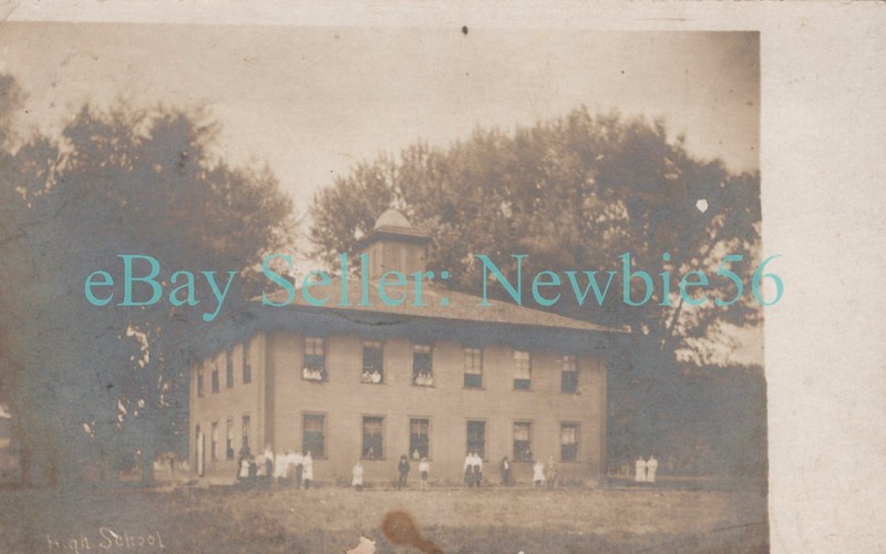 Prairie City IL - KIDS OUTSIDE OLD ACADEMY - RPPC Postcard McDonough County Avon
