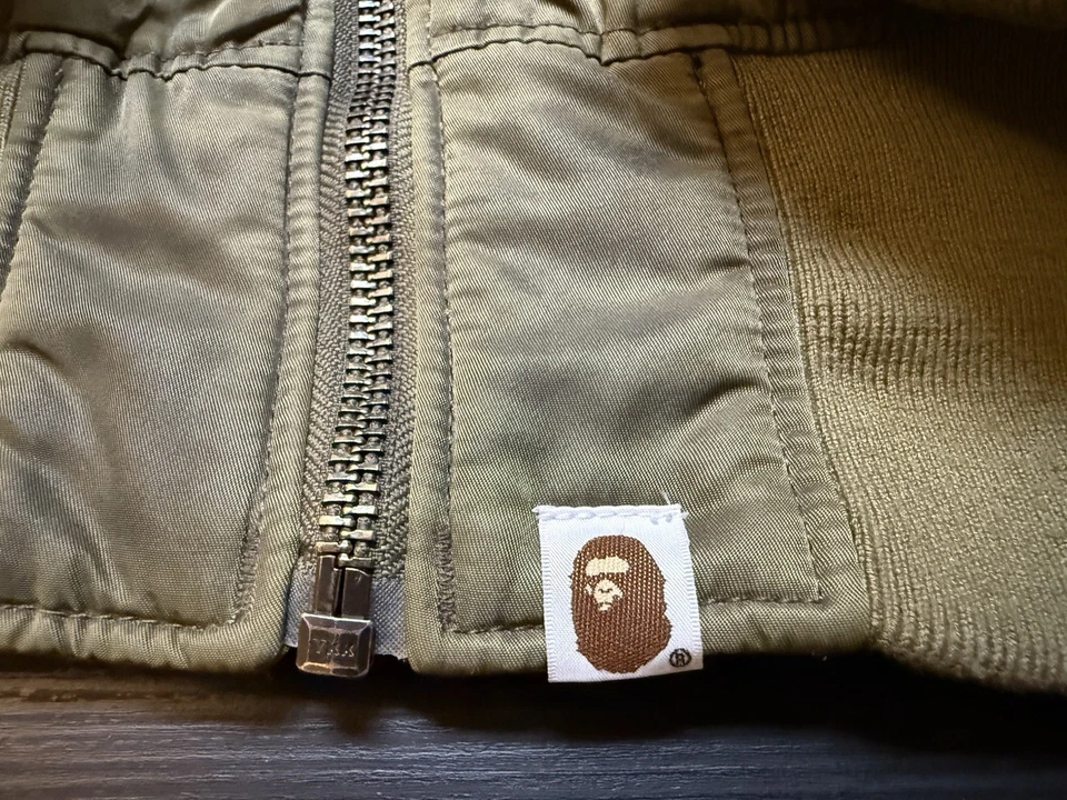 Abrigo bombardero Bape (A Bathing Ape) NYLON MA-1 PARA HOMBRE - Color OliveDrab - Talla XXL Foto 3 de 4