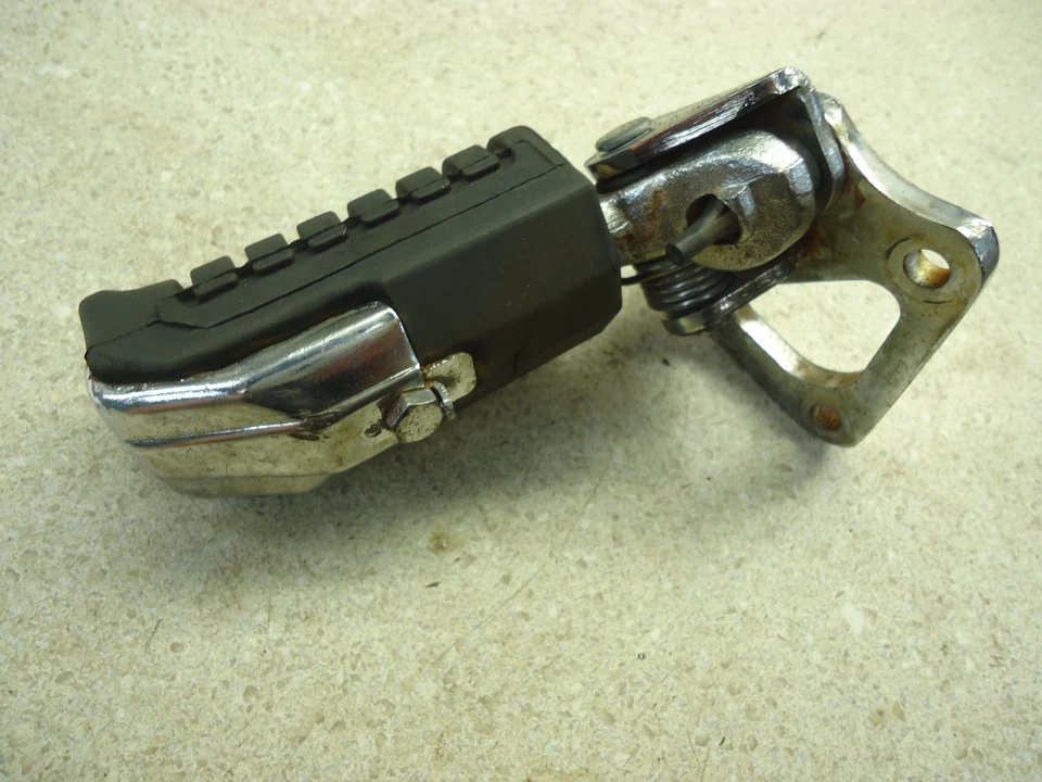 96-16 HONDA REBEL CMX250 CMX 250 REPOSAPIÉS DERECHO IZQUIERDO CONDUCTOR REPOSAPIÉS con montaje OEM Foto 2 de 4