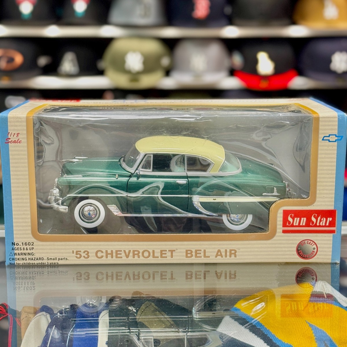 Sun Starダイキャストカー1953 CHEVROET BEL AIR 1/18 Sunstar