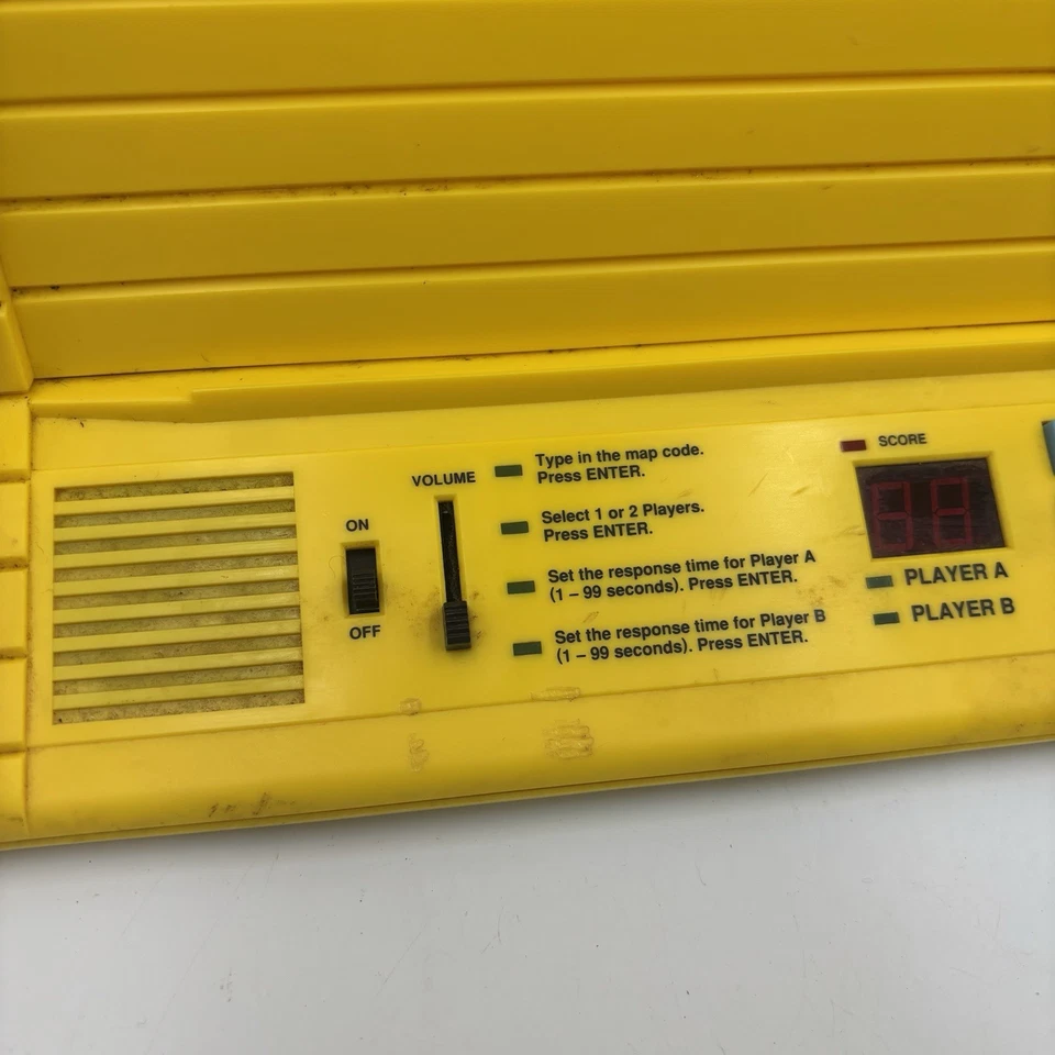 GeoSafari Electronic Learning Game EI-8700 Base Unit Only Yellow Works No Cards - Image 3 of 4