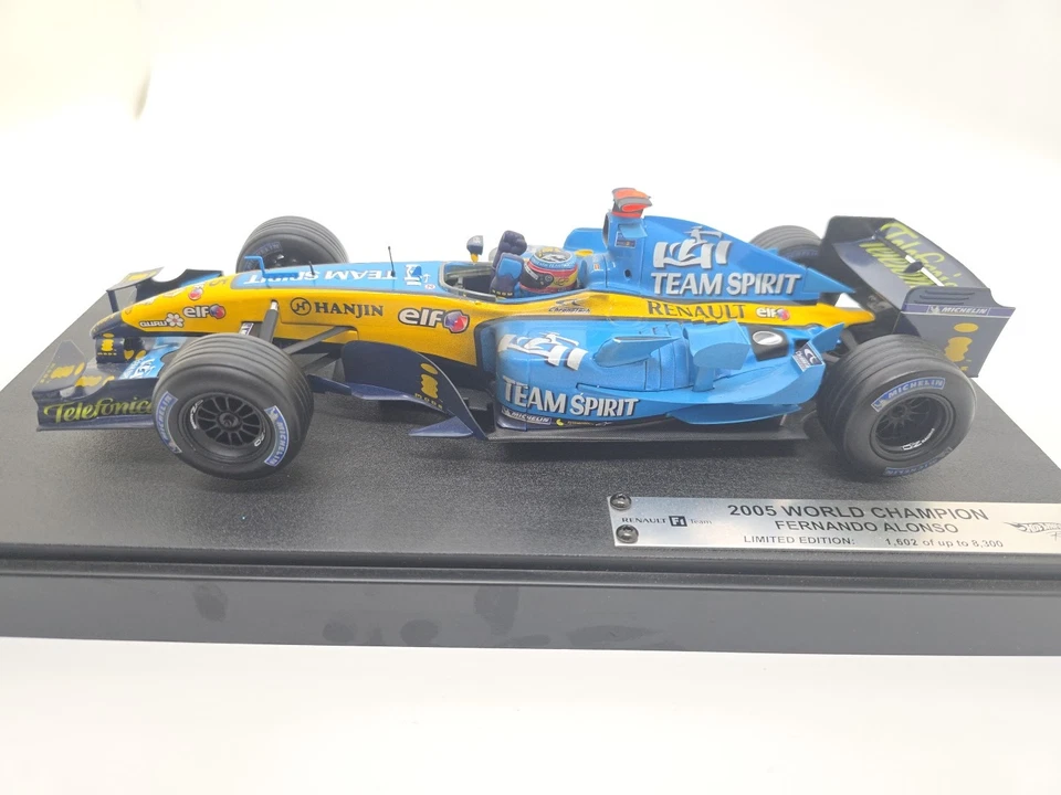 Hot Wheels 1:18 Fernando Alonso Renault R25 Brasil 2005 Campeón del Mundo LE Foto 2 de 4