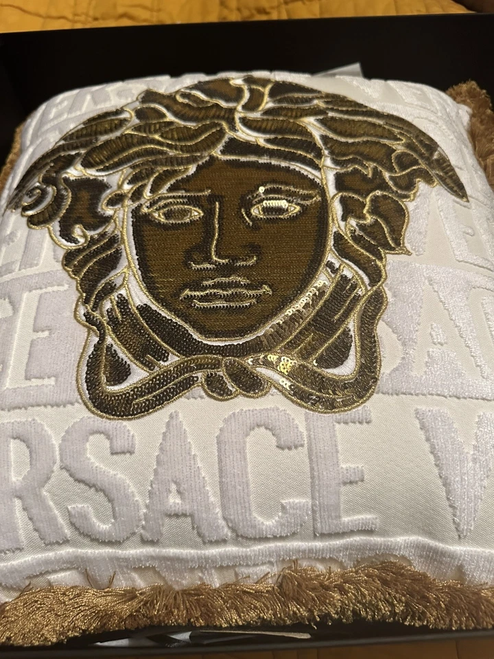 NWT VERSACE WHITE And GOLD Oro CUSHION PILLOW RT675 RARE - Image 3 of 4