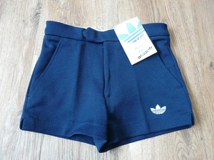 pantaloncini adidas con tasche