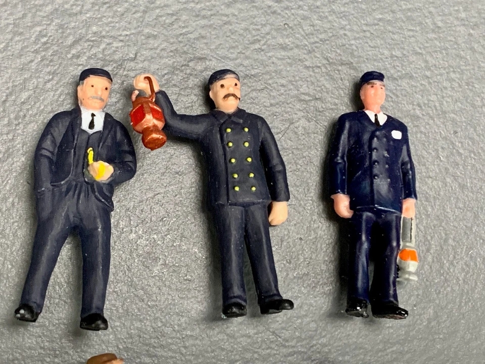 5X O Scale 1/48 Railroad Workmen Figures Painted O2069 LZ - Image 3 of 4