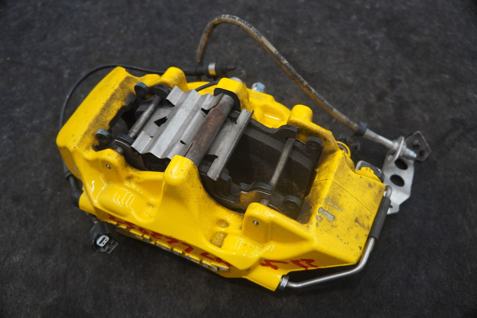 Front Left Driver Side Brake Caliper Yellow 14CA139CP OEM McLaren 720S 2020