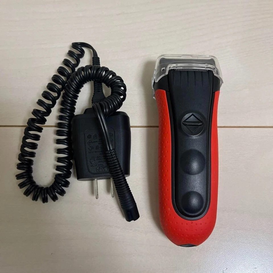 Afeitadora Braun Hombre Afeitadora Eléctrica Navaja 300S-R Serie 3 Roja Limitada De JP Foto 2 de 2