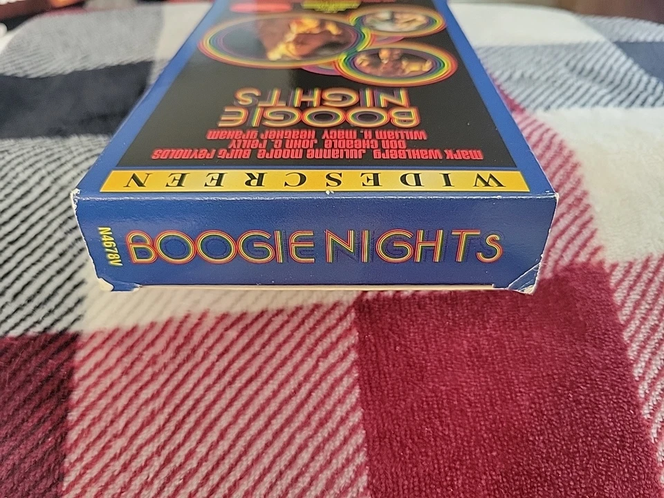 Boogie Nights (VHS, 1999, Extra Footage Widescreen), Julianna Moore, Wahlberg - Image 4 of 4