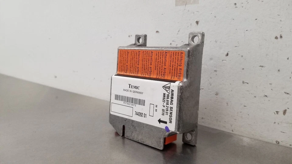 Porsche 911 996 Carrera Convertible SRS 2000 módulo de control 99661821991 Foto 3 de 4