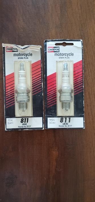 Champion Copper Plus Spark Plugs 2 L82C 811