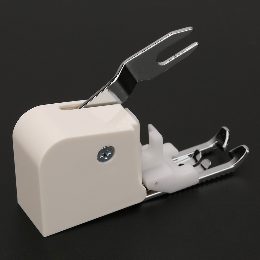 Synchronous Feeding Presser Foot For Wrinkle-Free Sewing