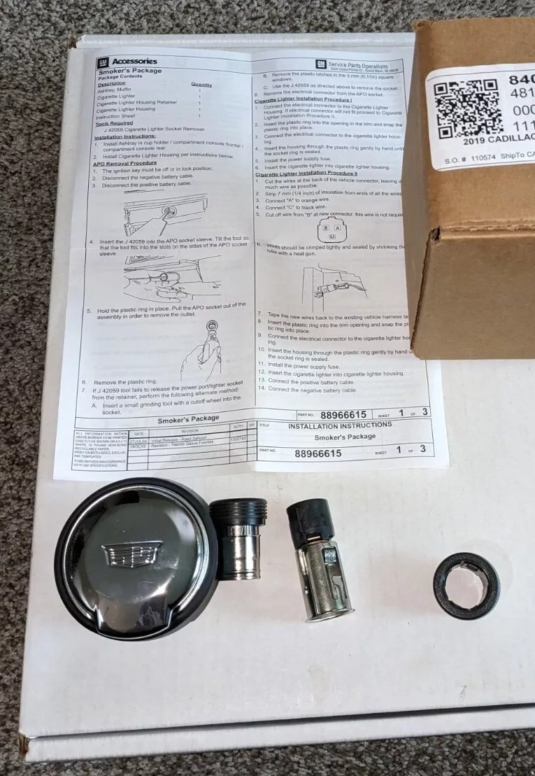 NEW ** OEM GM Accessories 2019 CADILLAC SMOKER KIT CT6 Ash Tray Lighter 84069905