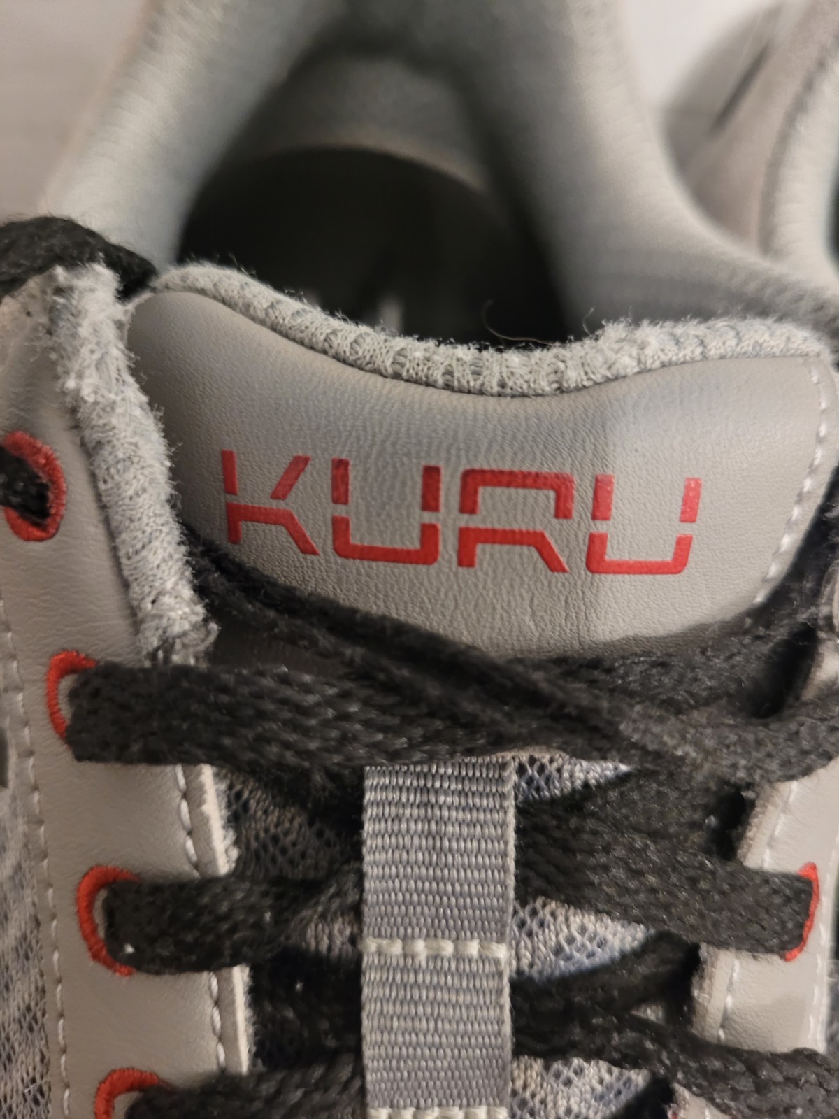 SAOLA Scarpe da ginnastica Kuru Quantum uomo taglia 9 tungsteno cardinale nero grigio comode