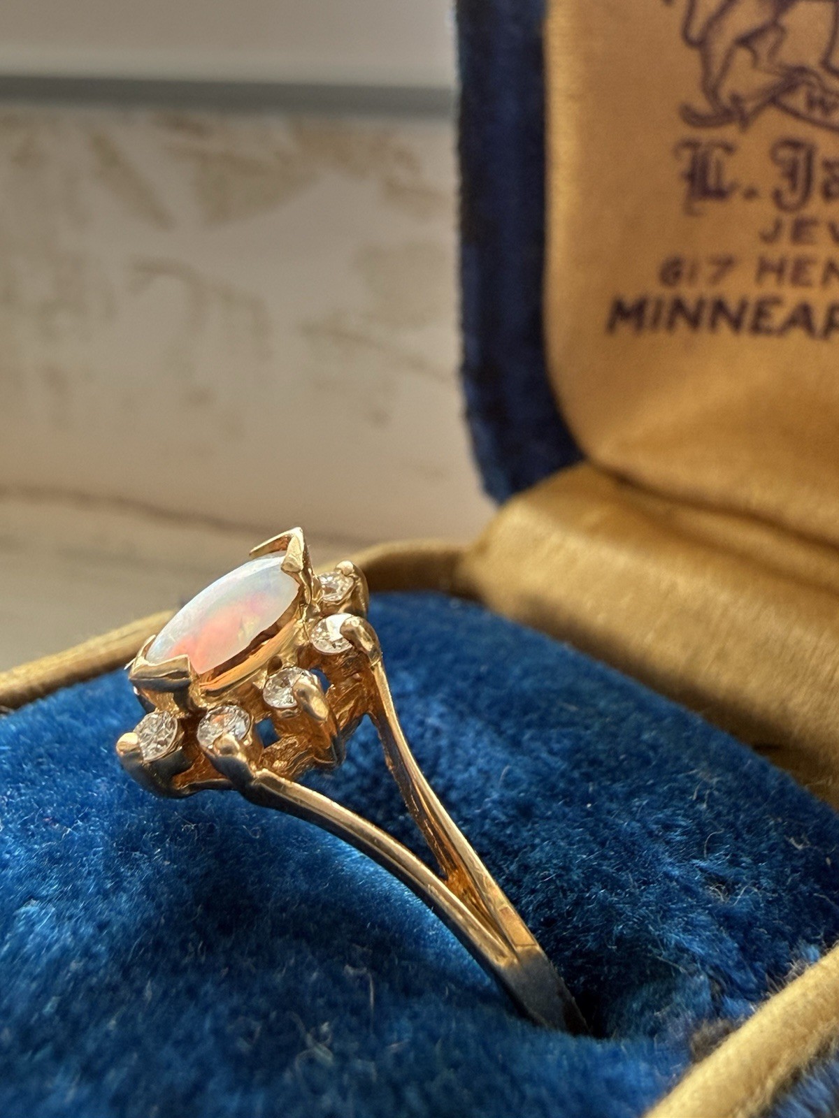 14k Solid Yellow Gold Opal Diamond Ring Vintage A… - image 3