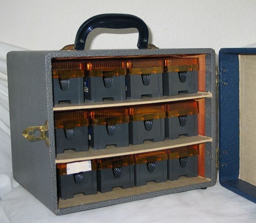 12 Vintage Bell & Howell Micro-Fit Slide Trays in Original Carrying Case - Picture 1 of 6
