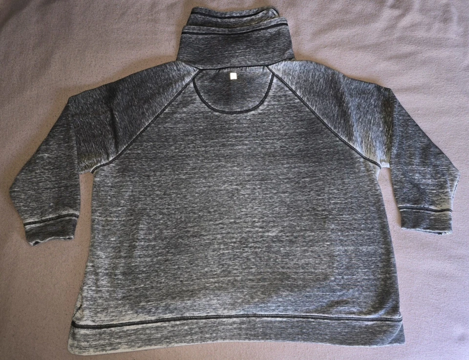 Authentic BUFFALO SABRES Touch by Alyssa Milano JERSEY Sweatshirt 3XL 3X Women's - Image 2 of 4