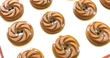 Vintage Buttons - 24 Caramel 2-hole Flat Back Pin Wheel 3/4" Casein - France