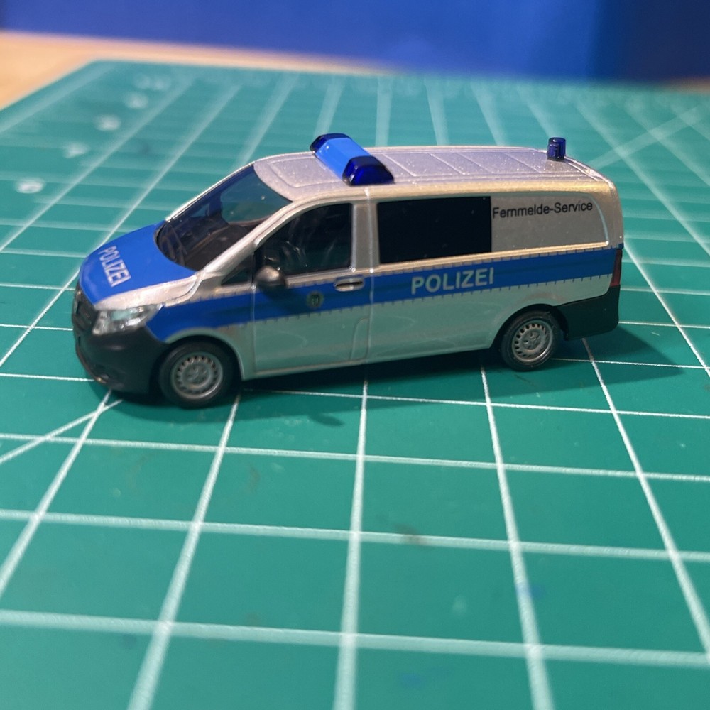 Busch HO Scale 1:87 Mercedes  German Police Polizei Van