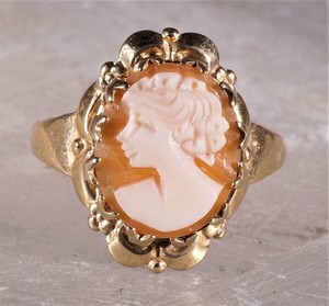 Antique Oval Cameo Ornate Ball Framed 10Kt Yellow /& Rose Gold Ring #13266