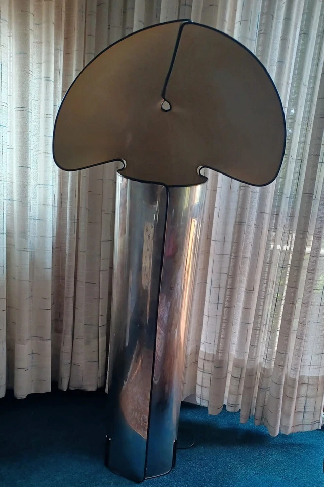 Lampada Da Terra Chiara originale di Mario Bellini - Immagine 2 di 4