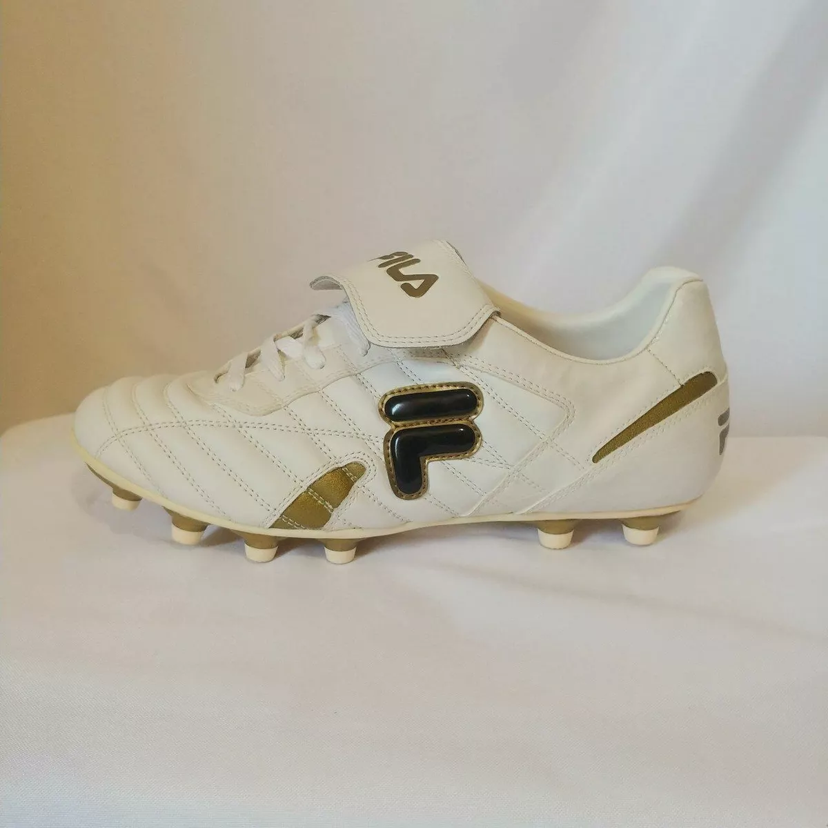 De slaapkamer schoonmaken Uitstralen Serena Fila Mens M&#039;S FORZA T MD LEATHER/SYN Soccer Cleats White/Gold-Black |  eBay