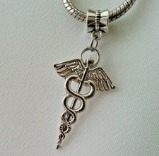 Pulsera Europea Cuentas Dije Cuentas Médico Símbolo Doctor Enfermera RN MD Cuelga