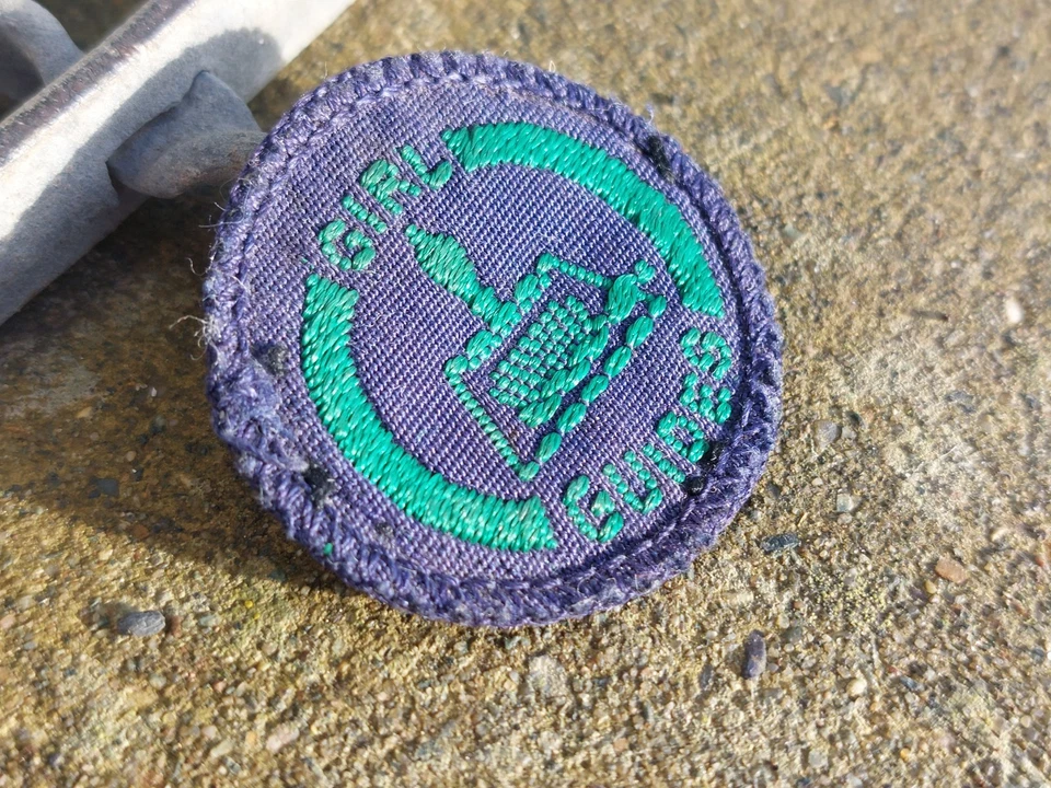 1930/40s GIRL GUIDES RANGERS PUBLIC HEALTH /  COOK PROFICIENCY BADGE CLOTH 40MM  - Image 2 of 4