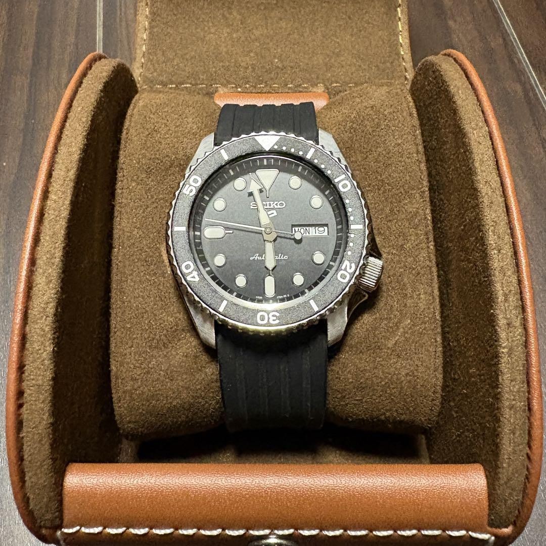 Seiko 5 Automatic Black Winding Watch for Men
