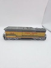 HO Scale Walthers GP30B Union Pacific 734B