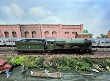 Hornby OO Gauge 4-6-0 Castle Class 'Windsor Castle' Loco GWR #4082 - DCC Fitted