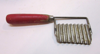 Primitive Old 1900's Corrugated Blade Antique Food Chopper w Red Wood Handle