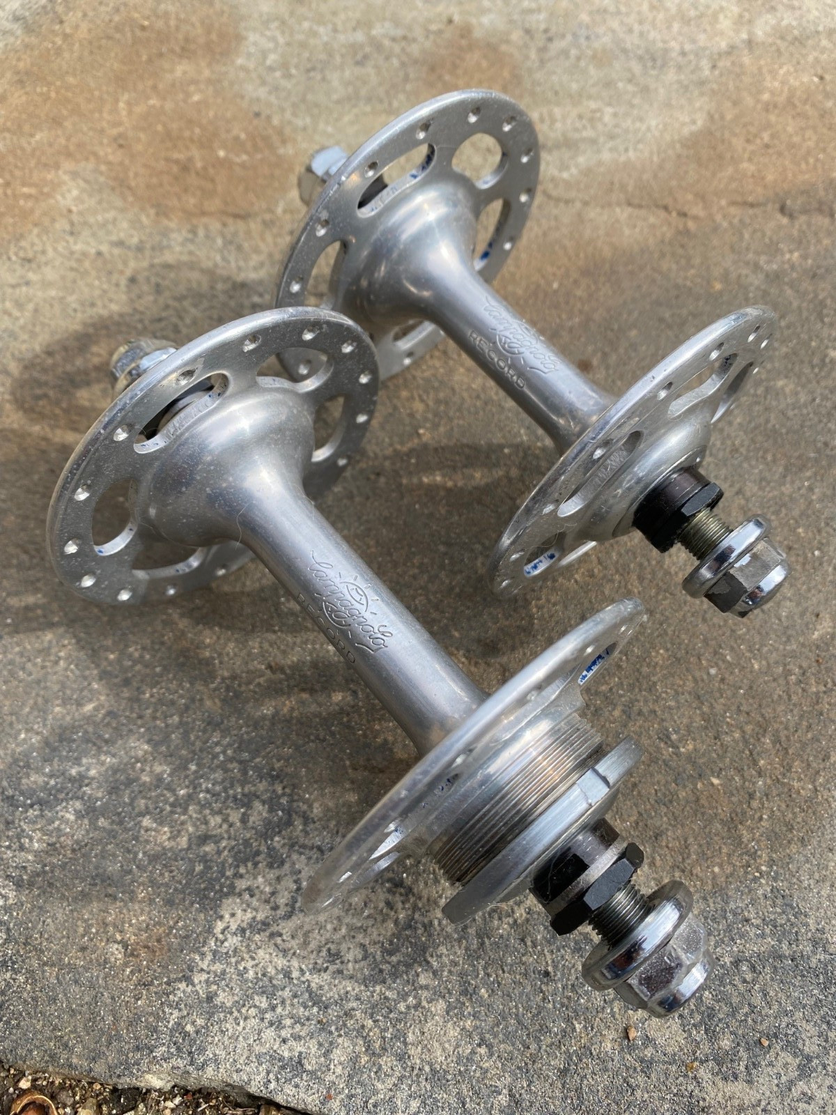 Campagnolo 32 hole Pista track hubs with lockring and nuts, excellent, 100/120mm