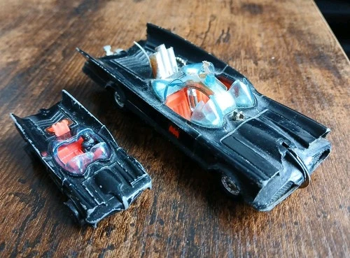 VINTAGE CORGI TOYS - BATMOBILE x 2