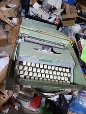 Montgomery Ward Signature 300 Typewriter. W/Original Case! Vintage 1964! thumbnail