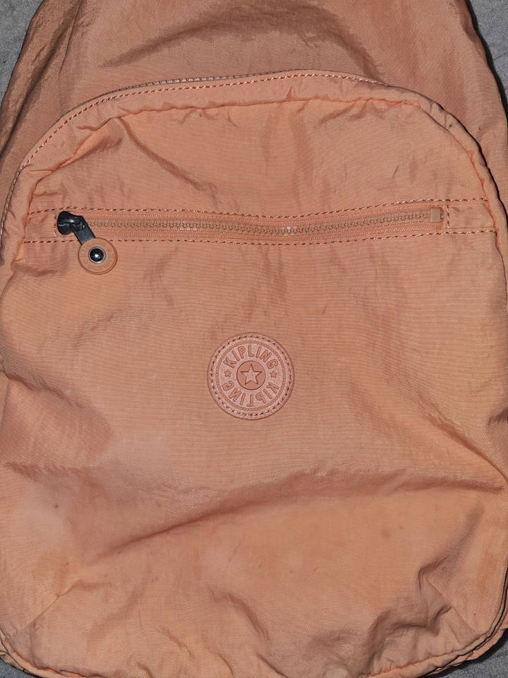 Mochila Kipling Signature Seoul Extra Grande 17" Nylon Melocotón Ajustable Sin Dijes Foto 2 de 4