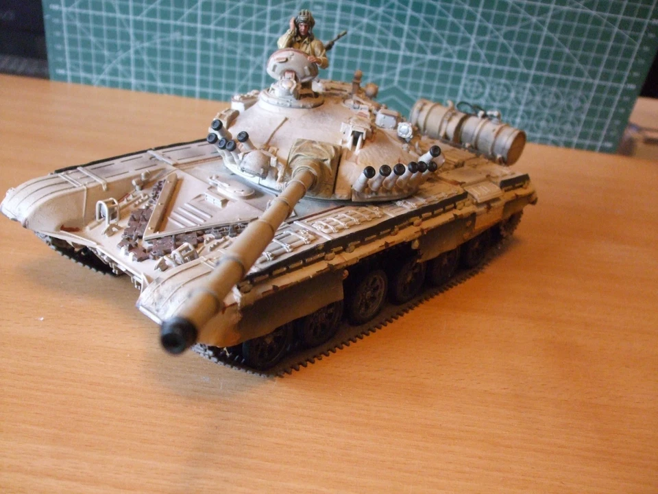 FORCES OF VALOR .IRAQI  T-72  (1/32 SCALE) - Image 3 of 4