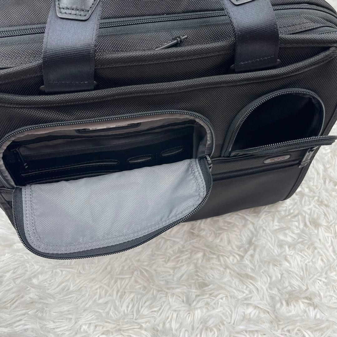 TUMI Alpha Expandable Computer Briefcase Black Ny… - image 15