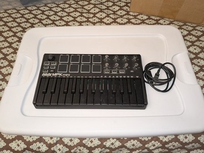 Akai MPK Mini MK3 25 Keys Keyboard Controller - Black