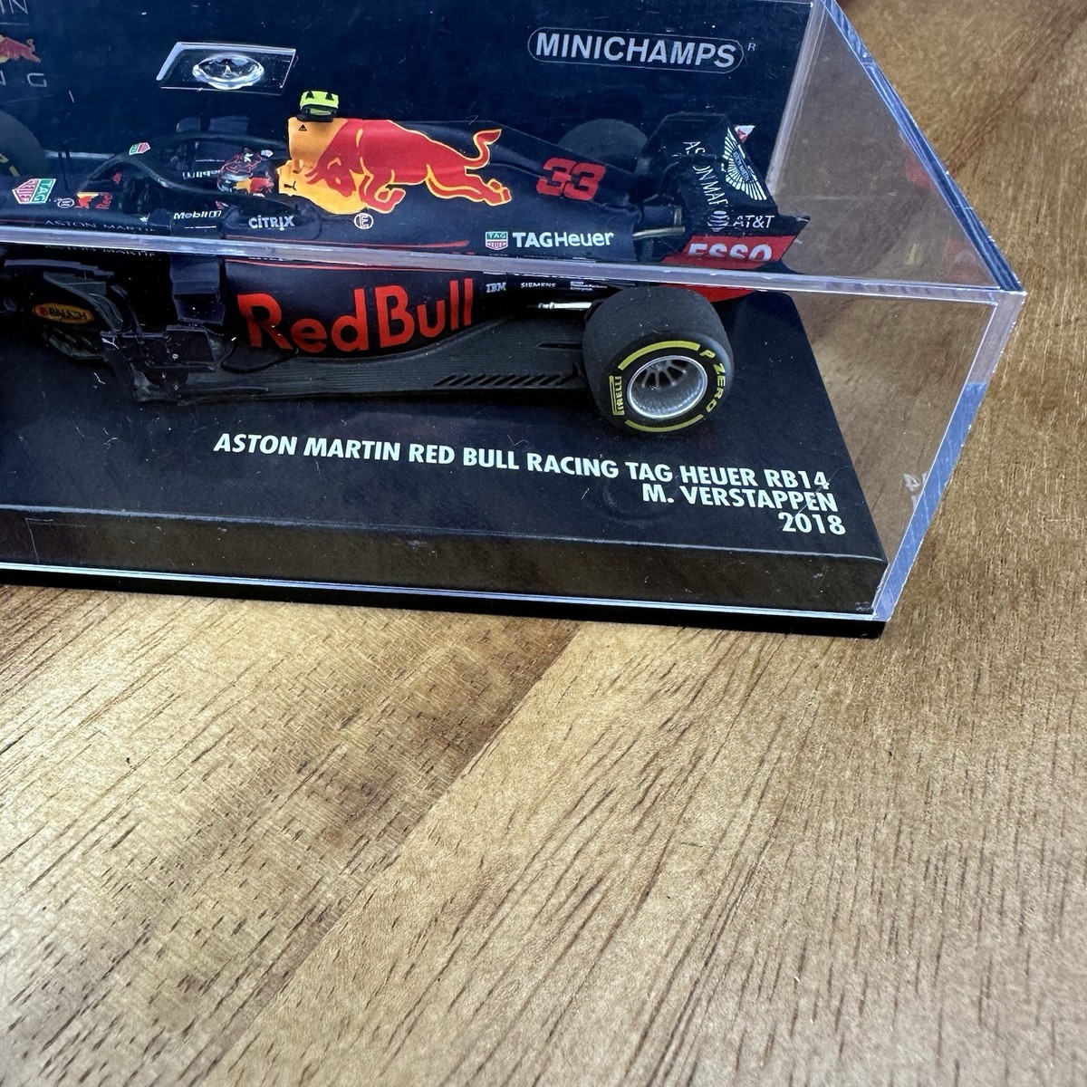 ミニカー ASTON MARTIN RED BULL RACING TAG HEUER Aston Martin Red Bull Racing Tag Heuer RB14 #33 Max